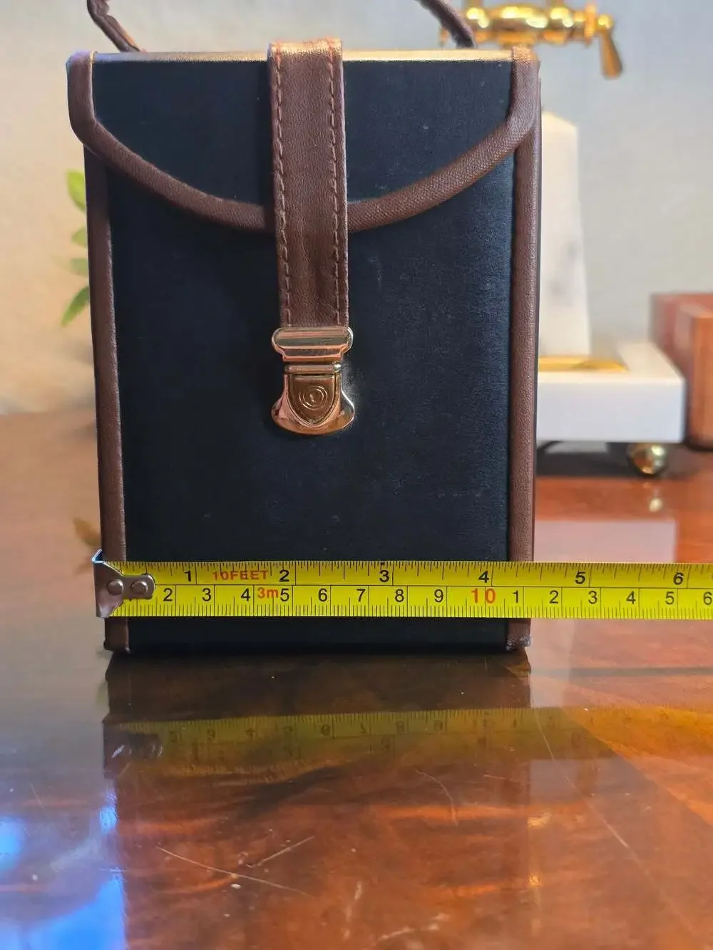 Unbranded leather jewelry